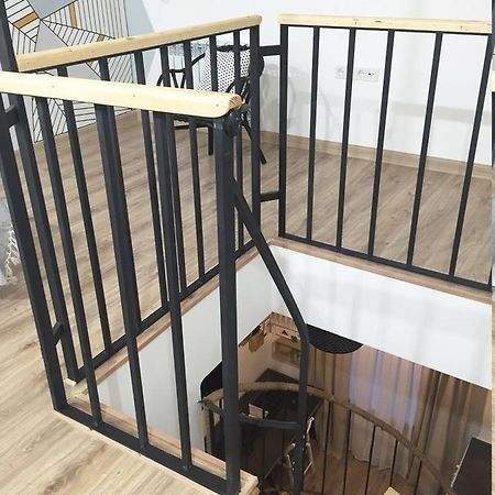 Apartment 2 Floors + 예레반 외부 사진