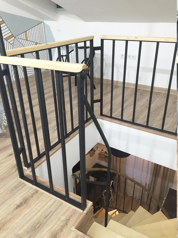 Apartment 2 Floors + 예레반 외부 사진