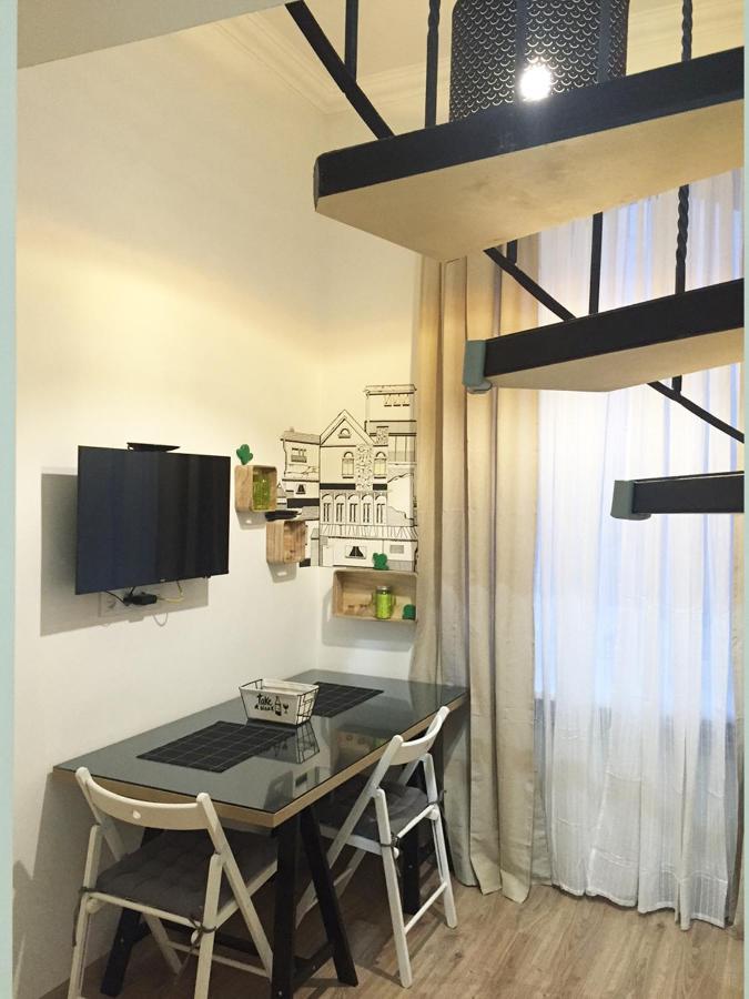 Apartment 2 Floors + 예레반 외부 사진