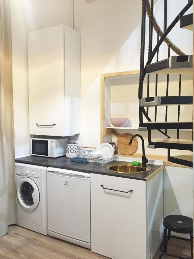 Apartment 2 Floors + 예레반 외부 사진